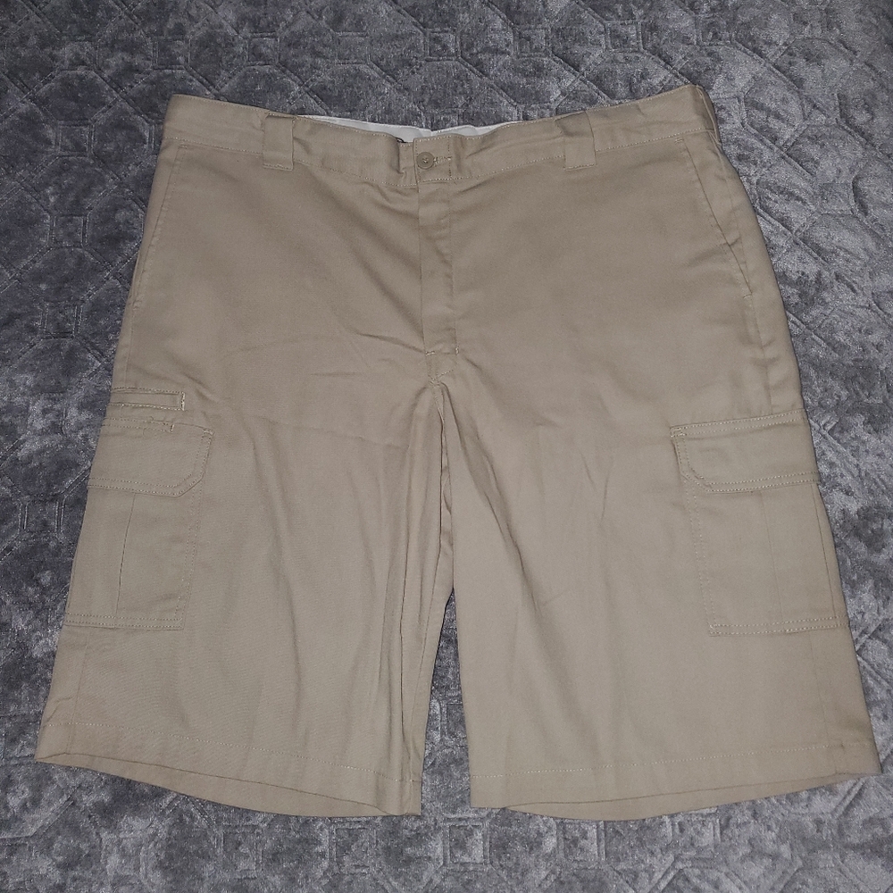 Classic Dickies Relaxed Fit Cargo Shorts - Khaki Size 44 - Baggy